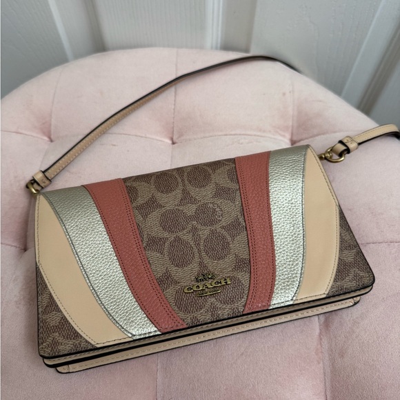 Hayden Foldover Crossbody Clutch In Signature Canvas With Wave Patchwork - Picture 3 of 10